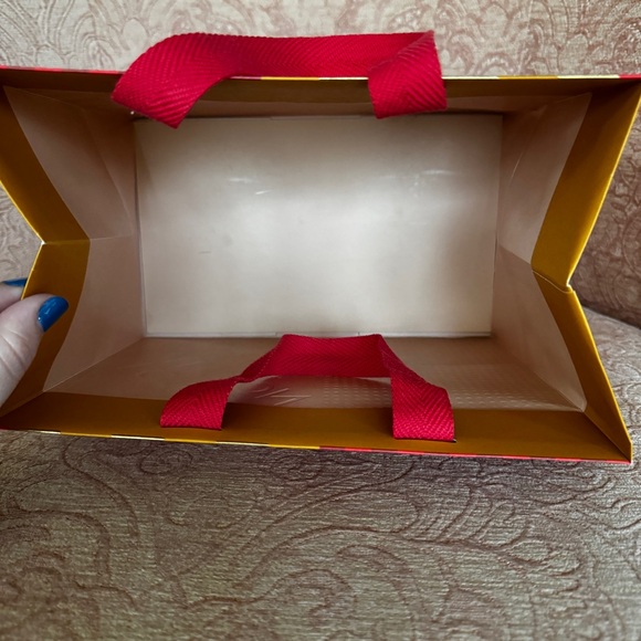 Louis Vuitton Red and Gold Holiday Shopping Bag - Picture 5 of 11